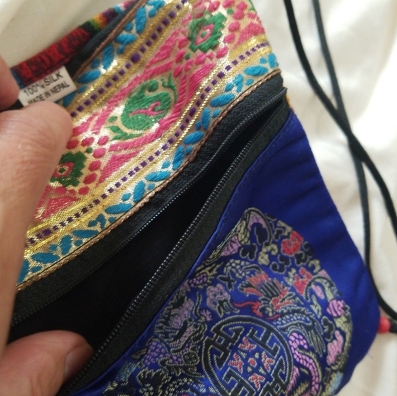 Nepalese Silk Hindu embroidered Crossbody read - Picture 3 of 13